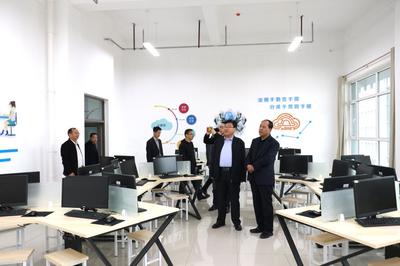 华亭市职业教育中心陈勇一行来访我院进行计算机信息咨询交流